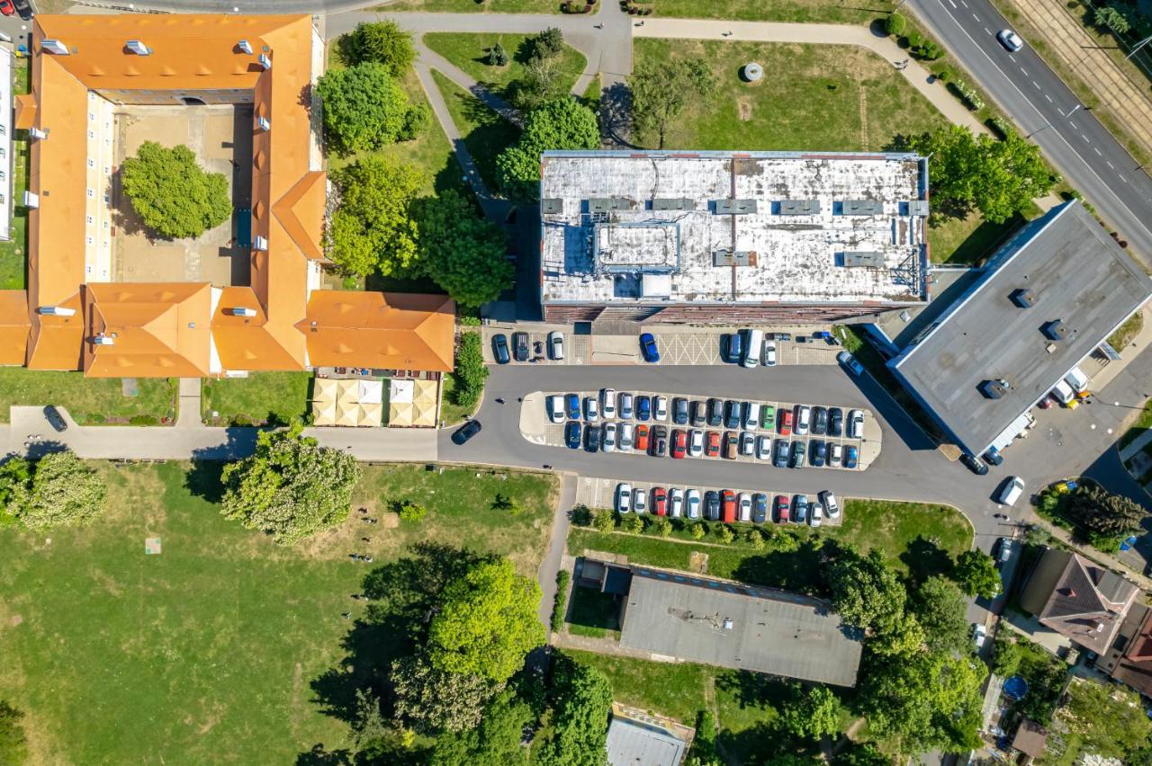 Apartmany A Studia Zamecky Park Litvinov Exterior photo